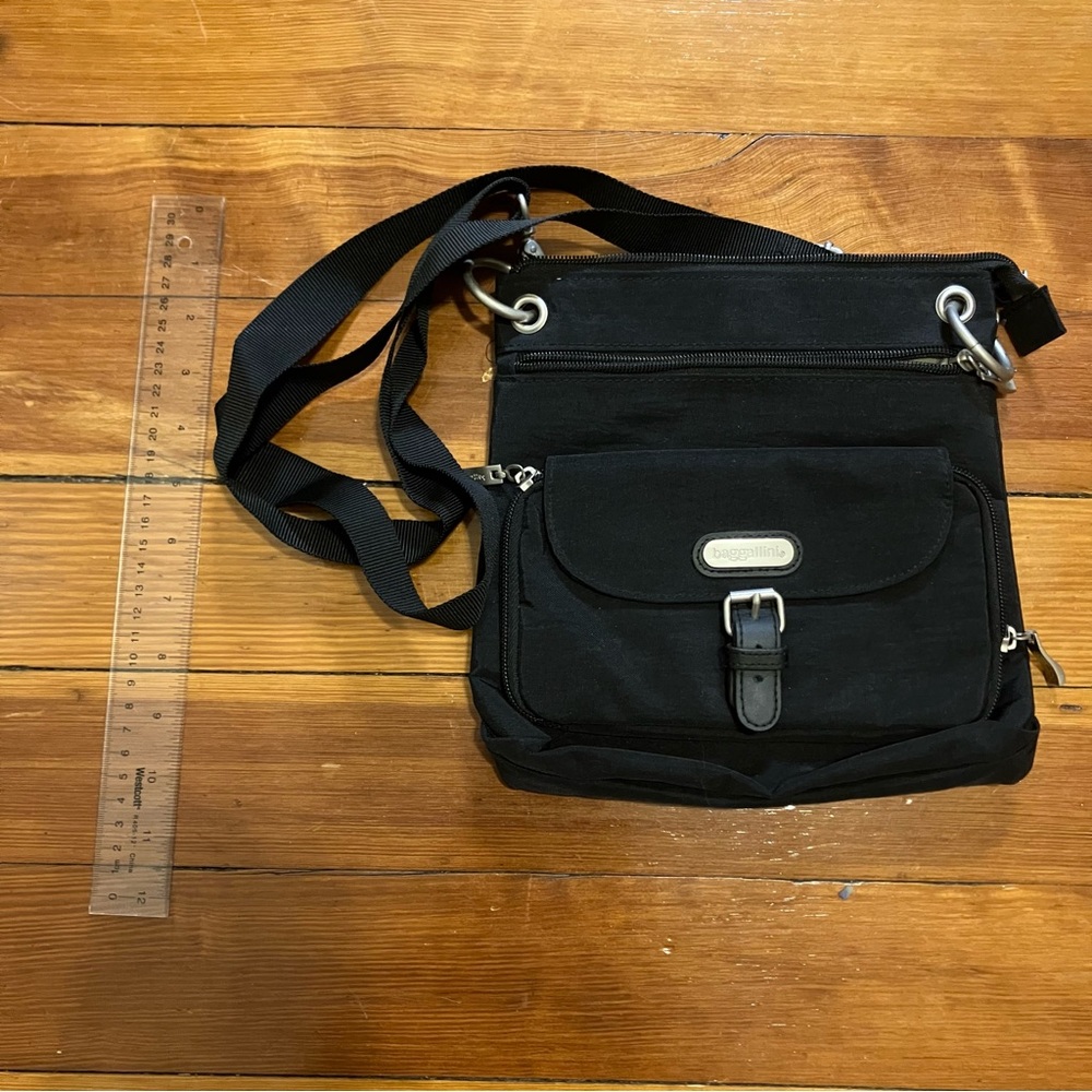 Baggallini Black Crossbody bag